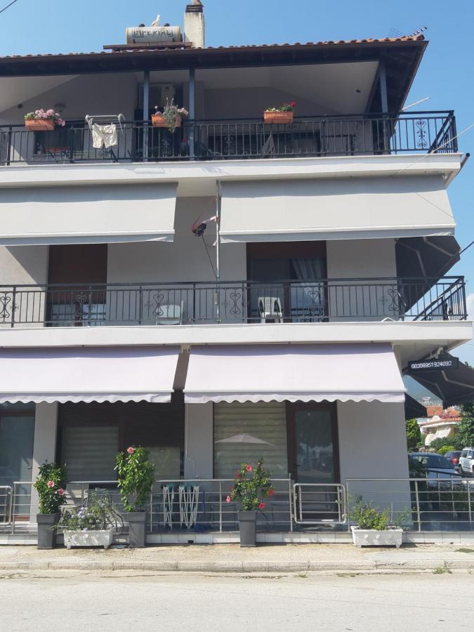 Soula'S Sunshine Apartments Nea Karvali Extérieur photo